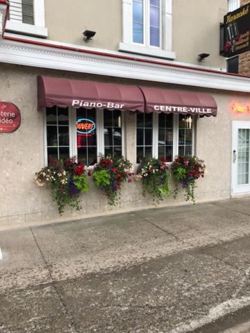Chicoutimi Auberge Centre Ville מראה חיצוני תמונה