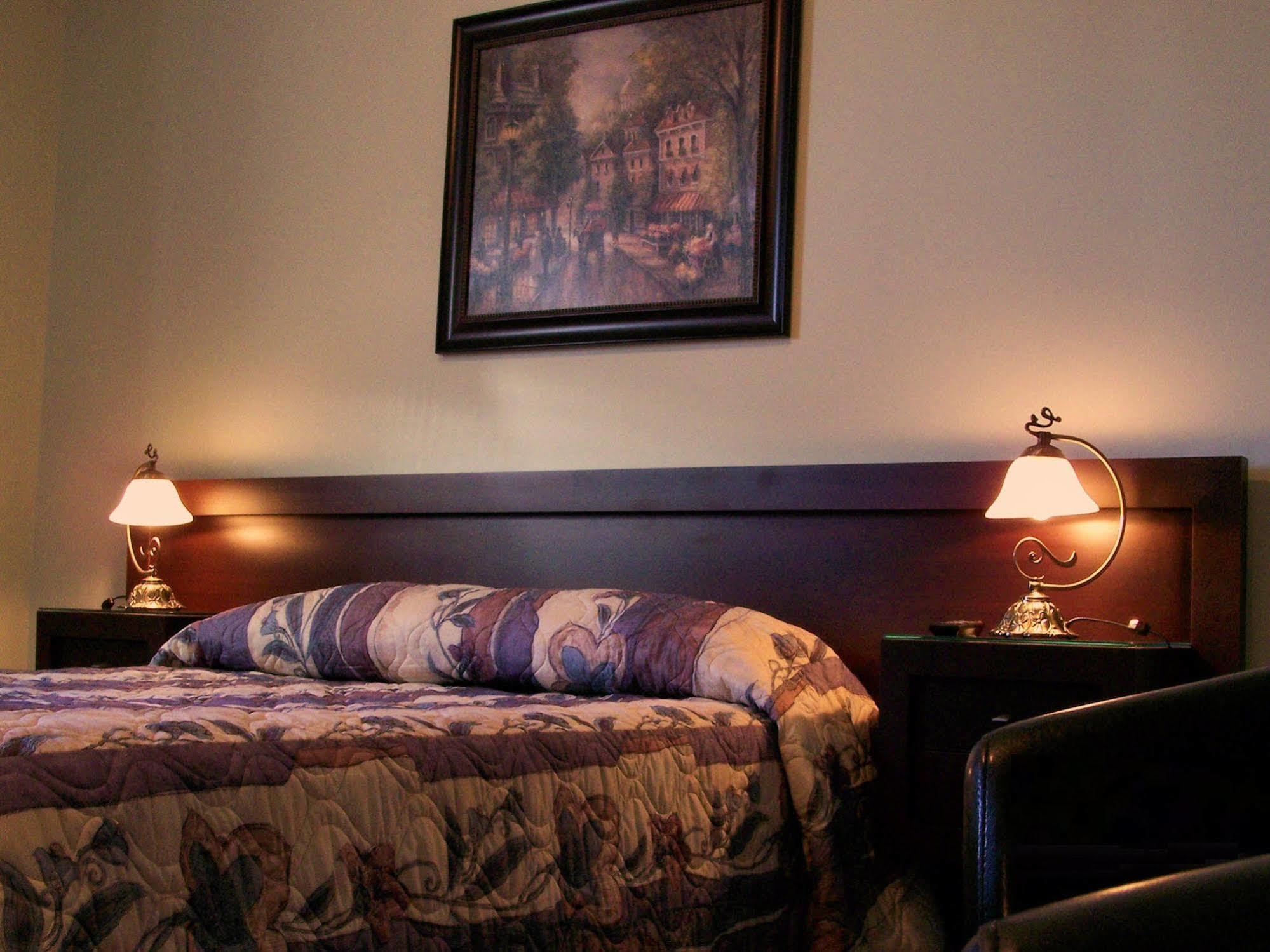 Chicoutimi Auberge Centre Ville מראה חיצוני תמונה