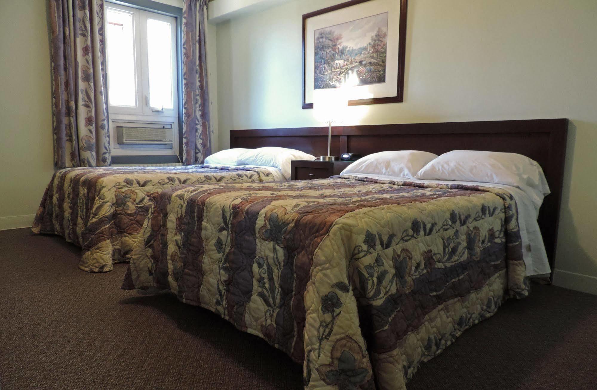 Chicoutimi Auberge Centre Ville מראה חיצוני תמונה